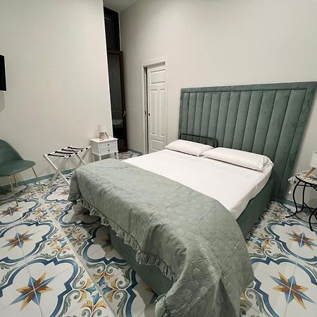Hotel Dei Gerolomini à Naples Extérieur photo
